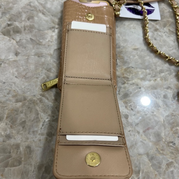 Jessica Simpson Chain Strap Crossbody Phone Holder - Picture 4 of 8